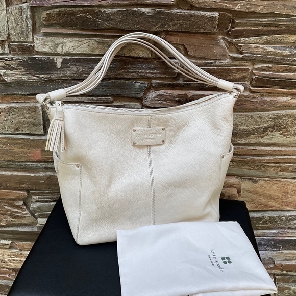 kate spade Handbags - Kate Spade Ivory Leather Shoulder Bag